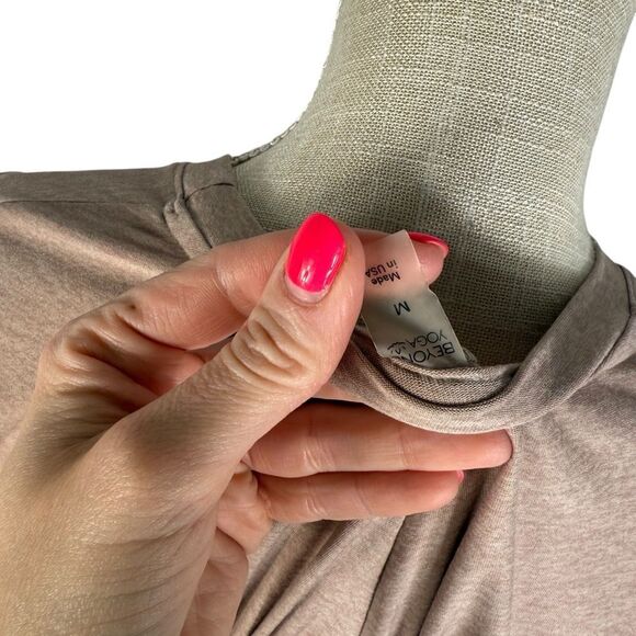 Beyond Yoga Chai Tan Featherweight Inner Circle Pullover Long Sleeve Top - Picture 9 of 10